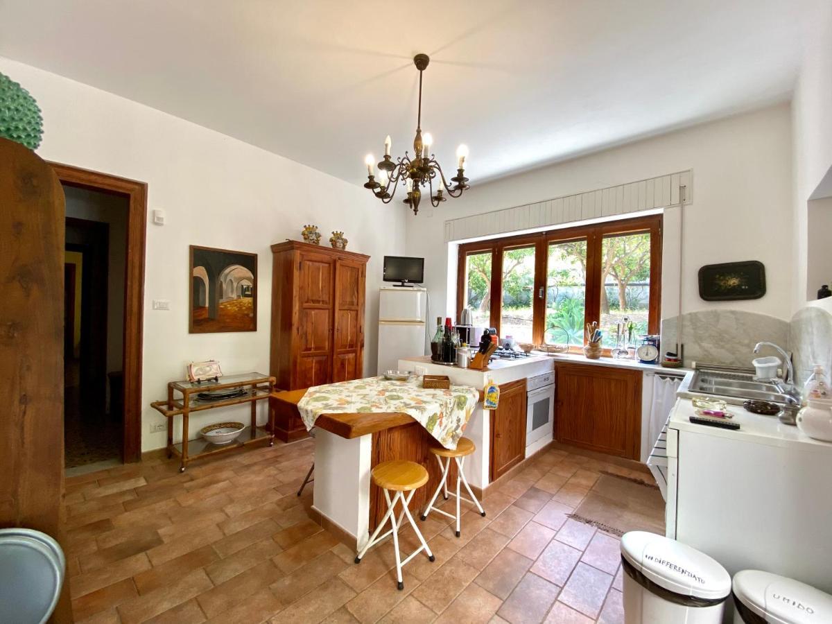 Villa Tana Pacenzia Чефалу Екстериор снимка
