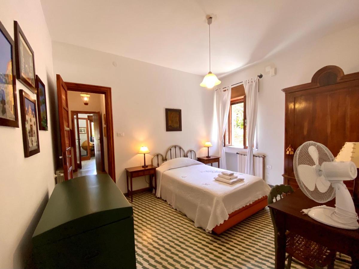 Villa Tana Pacenzia Чефалу Екстериор снимка